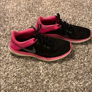Nike Flex 2016 Run Black & Pink